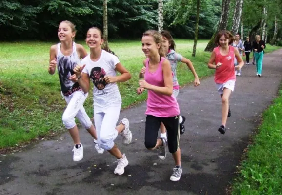 Bild: Private Real- und Wirtschaftsschule Krauß läuft für Kindernetzwerk