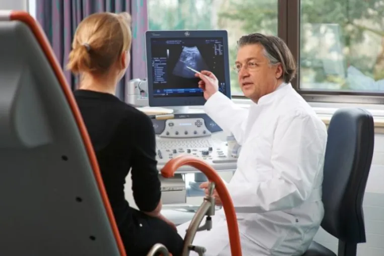 Bild: Dem Tumor seine Grenzen zeigen - Neue OP-Methode am Heilig Geist-Krankenhaus