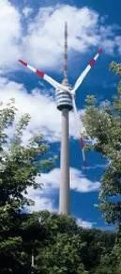Frischer Wind in Stuttgart: Mit Weitsicht aus luftiger Höhe des Fernsehturms eröffnet die Landeskonferenz der Wirtschaftsjunioren, Quelle: Stuttgart Marketing/Natenco/WJ Stuttgart