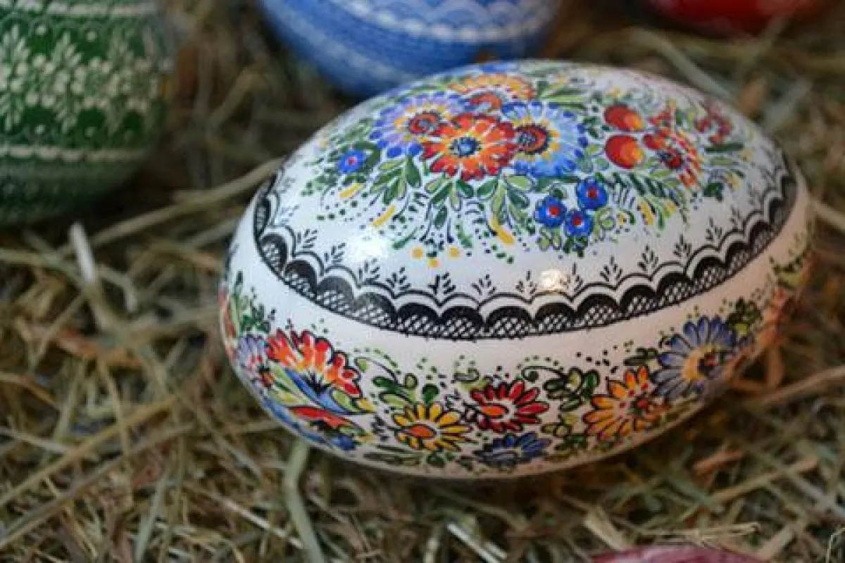 Bemaltes Straußenei. OSLM / 2014