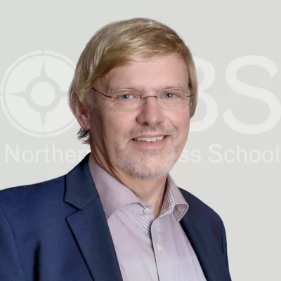 Bild: Ernst Reinking zum Professor an der NBS ernannt – Experte für IT, Management und Künstliche Intelligenz