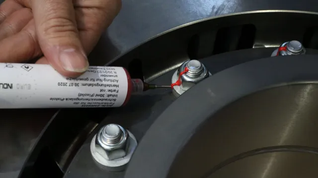 Schraubenmarkierungslack – Maximale Sicherheit für jede Verbindung Bild: Schraubenmarkierungslack – Maximale Sicherheit für jede Verbindung