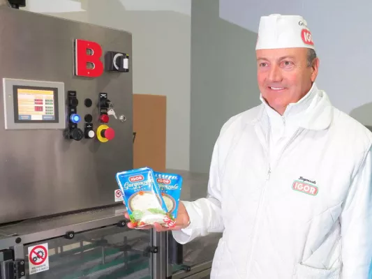 Erstklassiger Gorgonzola verpackt mit zuverlässiger Vakuumtechnik Bild: Erstklassiger Gorgonzola verpackt mit zuverlässiger Vakuumtechnik