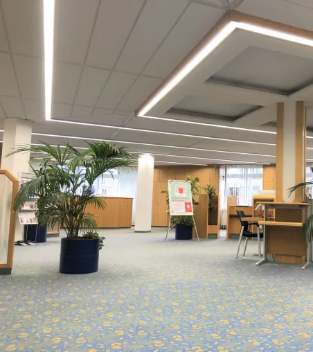 Bild: Neue LEDs einsetzen und alte Leuchtenbasis weiterverwenden - die Rechnung geht auf