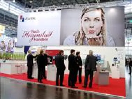 Bild: AWEK beeindruckt mit innovativen Lösungen auf der EuroShop 2011