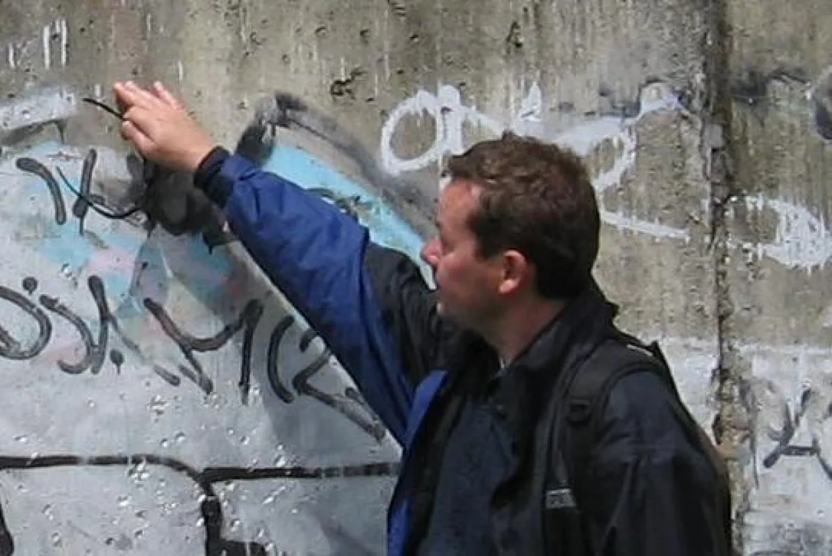 Cliewe Juritza erklärt die Berliner Mauer