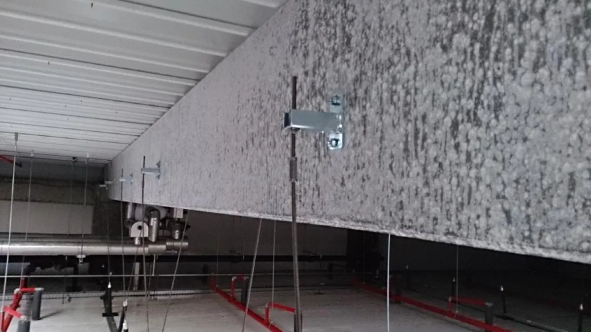 Stark verschimmelter Betonträger