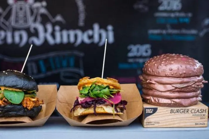 Bild: Street Food Festival mit nachhaltigem Food-on-the-Go-Geschirr