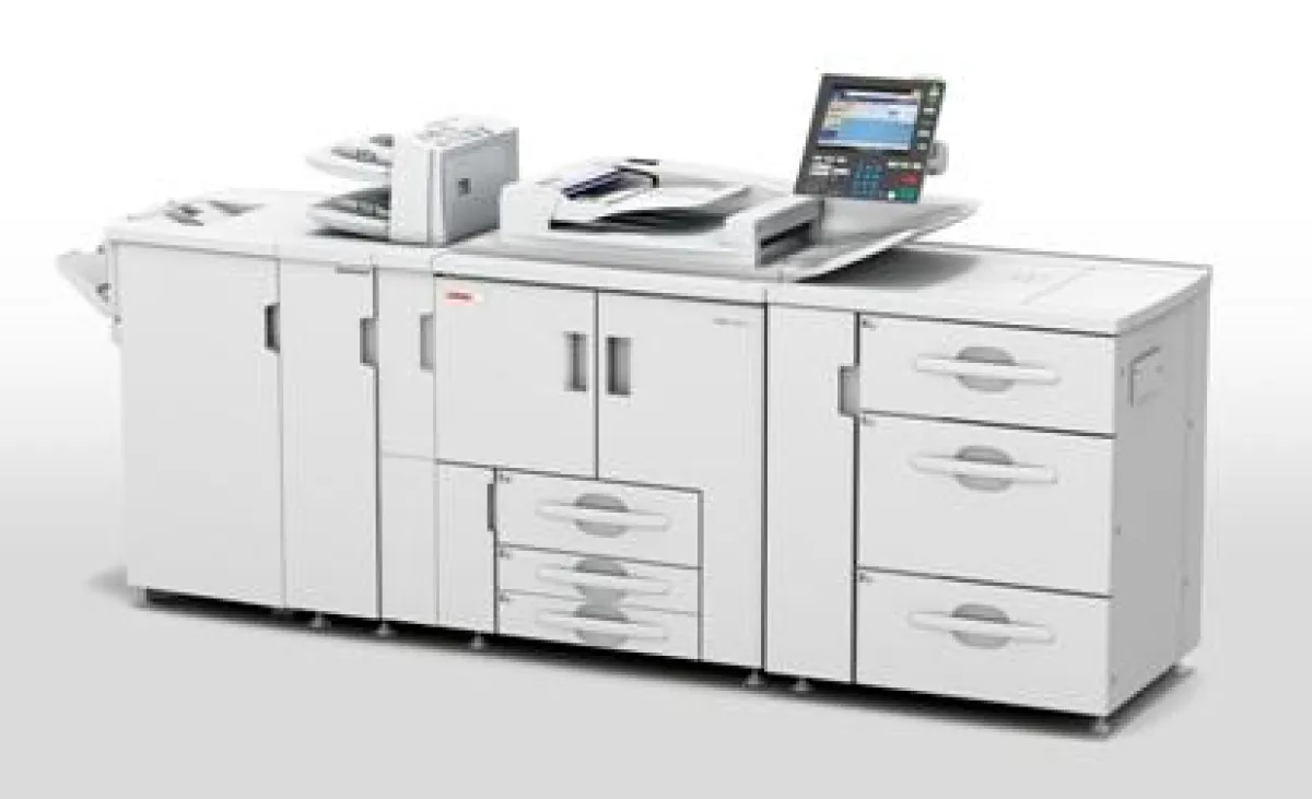 Erstellen Druckerzeugnisse vollautomatisch in einem Arbeitsgang: Ricohs Pro 907EX und Pro 1107EX.