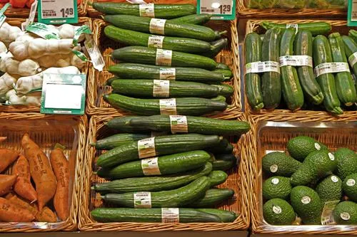 REWE bietet Bio-Gurke & Co. ganzjährig unverpackt an Bild: REWE bietet Bio-Gurke & Co. ganzjährig unverpackt an