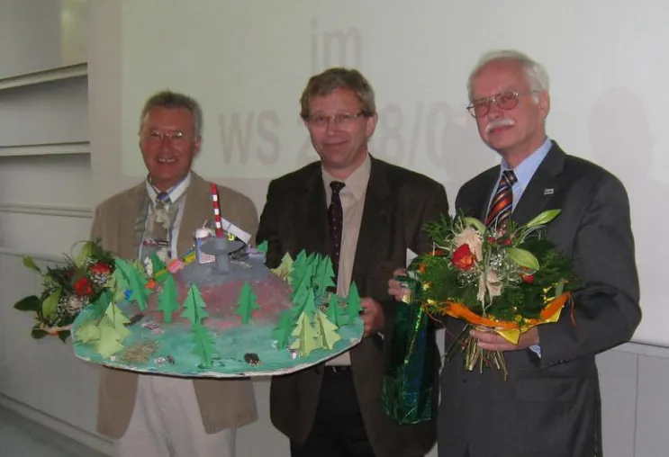 Bild: Rektor und Dekan verabschieden zwei beliebte Lehrkräfte der Hochschule Harz