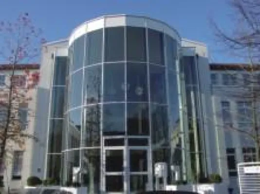 Bild: Ausbilden, weiterbilden und rekrutieren – accadis präsentiert Programm zur Personalentwicklung für Unternehmen