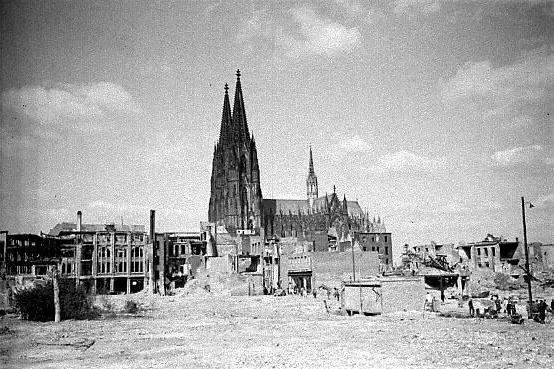 Bild: Kölner Werkladen übernimmt Walter Dick-Fotoarchiv mit 80.000 Negativen