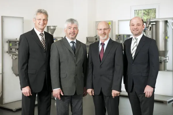 Erfolgreiche Nachfolgeregelung und Fortsetzung des Wachstumskurses Bild: Erfolgreiche Nachfolgeregelung und Fortsetzung des Wachstumskurses