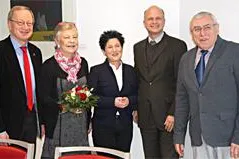 Bild: Ministerin Altpeter und Landtagsabgeordneter zum Austausch in Eningen