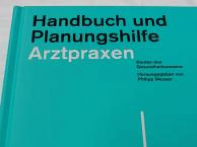 Bild: Praxisplanung, Praxisgestaltung – DENTCOLLEGE arbeitet an Fachbuch mit