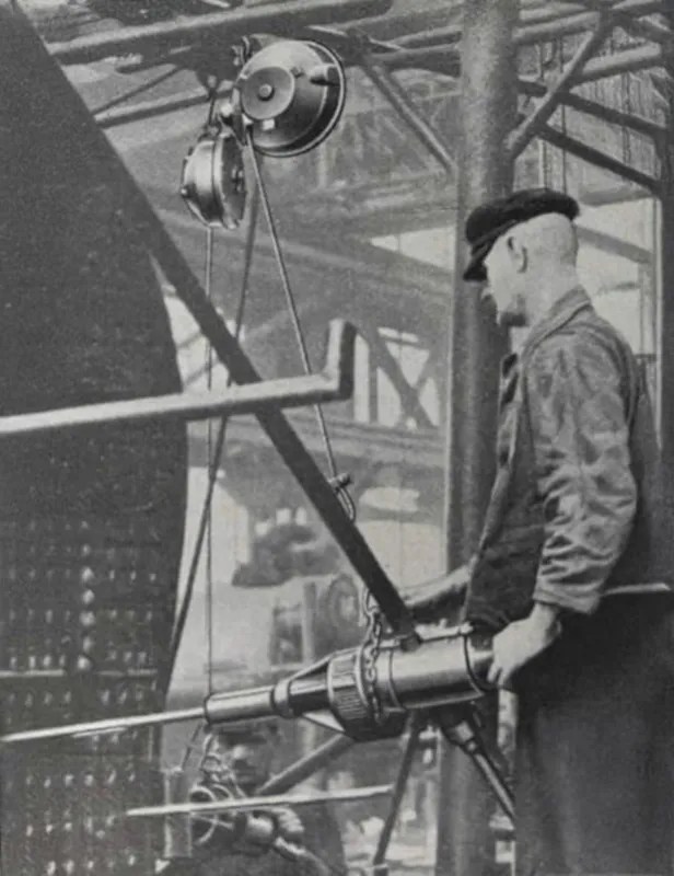 AUTOSTAT-Balancer von HAHN+KOLB erleichtern seit 90 Jahren den ergonomischen Werkzeugeinsatz. (© Hahn+Kolb)