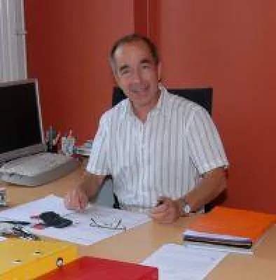 Quarze und Oszillatoren in neuer Umgebung - AR Electronique feiert 20-jähriges Jubiläum in neuem Gebäude Bild: Quarze und Oszillatoren in neuer Umgebung - AR Electronique feiert 20-jähriges Jubiläum in neuem Gebäude