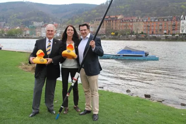 Bild: Lions Clubs veranstalten 2. Heidelberger Entenrennen: Enten schwimmen wieder für guten Zweck