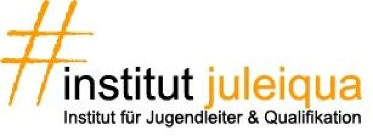 Bild: 200 Weihnachtsgeschenke für junge Ehrenamtler