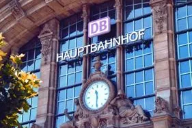 Centralbahnhof voller Pracht und Prunk: Vor 125 Jahren fuhr der erste Zug in den Frankfurter Hauptbahnhof Bild: Centralbahnhof voller Pracht und Prunk: Vor 125 Jahren fuhr der erste Zug in den Frankfurter Hauptbahnhof