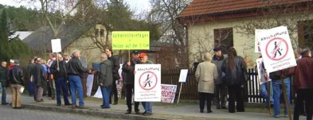 Bild: Weitere Demonstration gegen das Schornsteinfeger-Monopol am 30.05.07 in Berlin