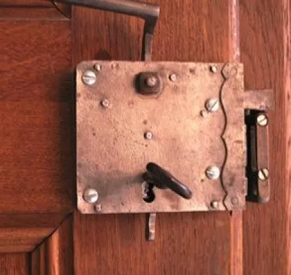 Bild: Menschen wohnen in Häusern. Wollen viele Menschen ein Haus besitzen, ist es wertvoll