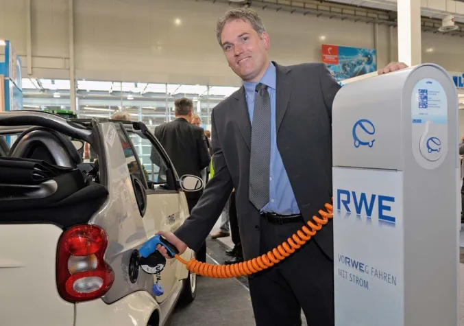 Bild: Startschuss für die „Tankstelle der Zukunft“