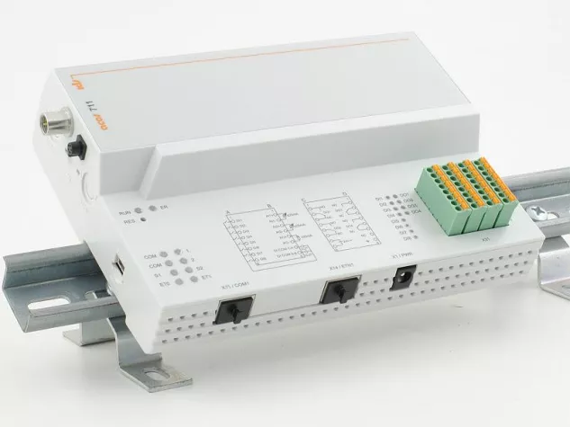 Fernwirkgerät ACOS 711 mit integriertem TETRA-Modem Bild: Fernwirkgerät ACOS 711 mit integriertem TETRA-Modem