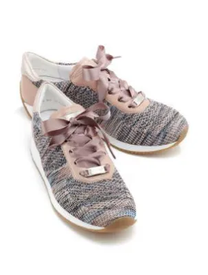 Mit diesen Wegbegleitern kann der Frühling kommen - Die neue Hallux-Frühjahrskollektion von Avena Bild: Mit diesen Wegbegleitern kann der Frühling kommen - Die neue Hallux-Frühjahrskollektion von Avena