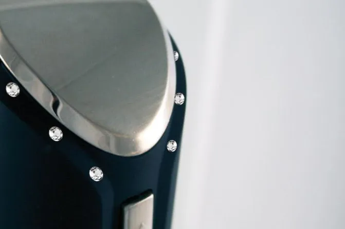 Elektrischer Korkenzieher “Deluxe“ mit Swarovski-Kristallen Bild: Elektrischer Korkenzieher “Deluxe“ mit Swarovski-Kristallen