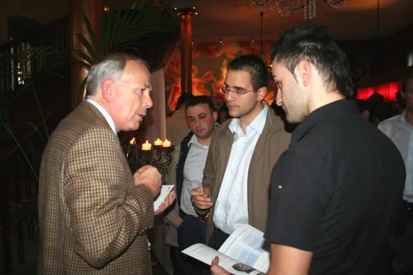 Zweites Wirtschaftsforum an der Rheinischen Fachhochschule Köln - Job- und Karrieremesse für Ingenieurstudenten Bild: Zweites Wirtschaftsforum an der Rheinischen Fachhochschule Köln - Job- und Karrieremesse für Ingenieurstudenten