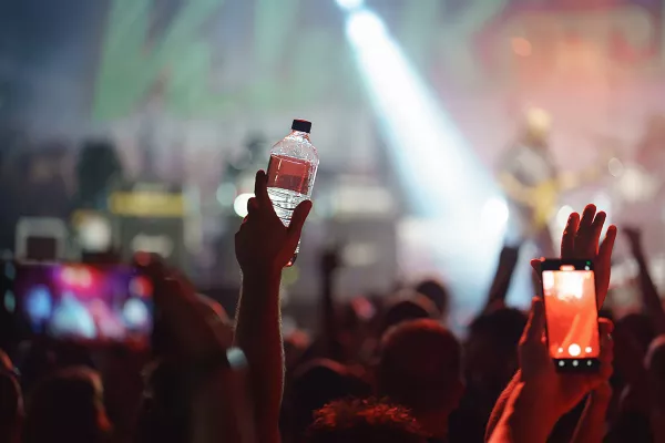 Bild: Kunststoffflaschen auf Events - Besser Party mit Plastik