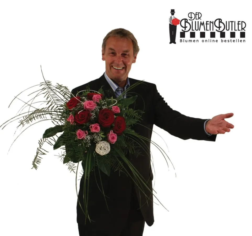 Fernsehmoderator Jörg Wontorra präsentiert gemeinsam mit dem Internetversand BlumenButler.de die Kreation „Bitte melde dich“. Wer diesen Blumenstrauß kauft, spendet automatisch zehn Euro für benachtei