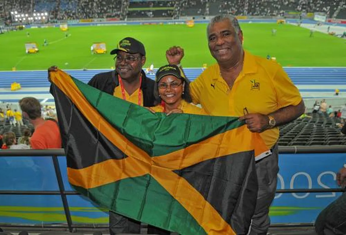 Tourismusminister Edmund Bartlett mit seiner Frau Carmen, Direktor des Jamaican Tourist Board, John Lynch