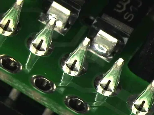 Bild: Lötfreie Verbindungen - Mit der Kramski-Einpresstechnologie internationale Recycling-Anforderungen erfüllen