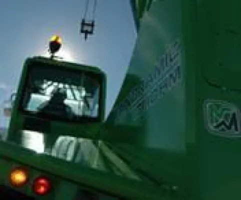 Tief gestapelt kommt hoch hinaus: Merlo P 101.10 Bild: Tief gestapelt kommt hoch hinaus: Merlo P 101.10