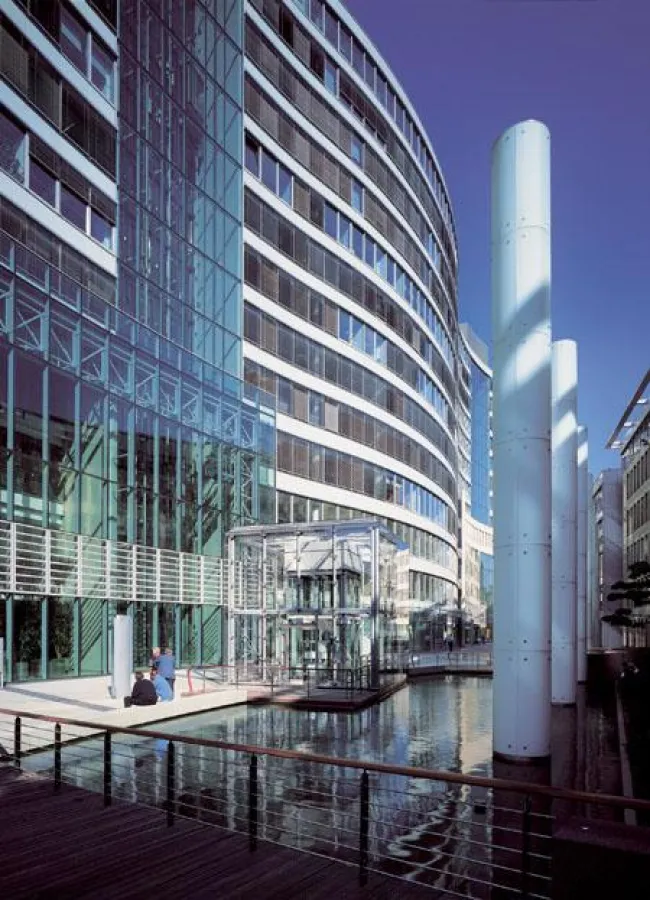 (FOTO: DIE WELLE, Frankfurt am Main) Standort, Serviceangebot und Ambiente haben überzeugt - DIE WELLE kann nochmals einen Mietabschluss verkünden. Das renommierte Weinhaus Horn hat sich für eine attr