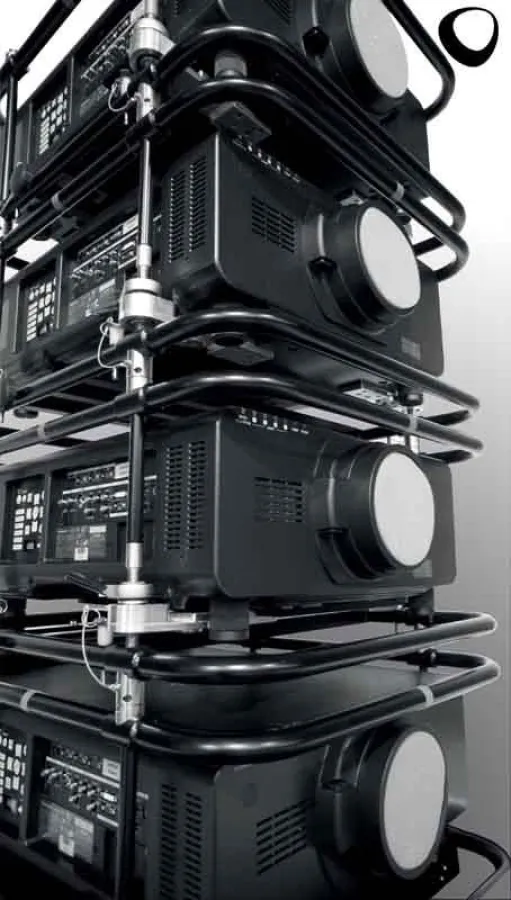 80.000 ANSI Lumen mit vier Projektoren Panasonic PT-DZ21KE  (Foto: AMBION)