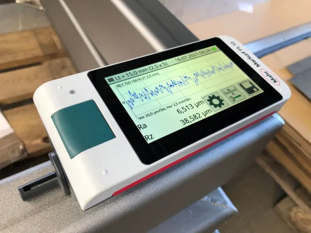 Vorstellung der Ergebnisse des QIB-Strahlprojektes beim Praxisforum für Industriebeschichtung in Wetzlar Bild: Vorstellung der Ergebnisse des QIB-Strahlprojektes beim Praxisforum für Industriebeschichtung in Wetzlar