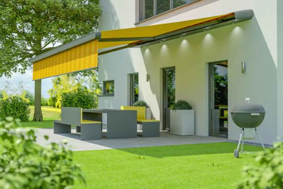 Die Designmarkise MX-1 von markilux setzt sich selbstbewusst und groß in Szene.