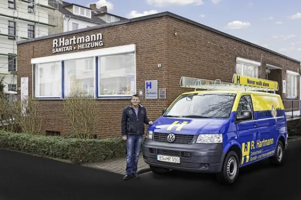 Bild: Kostenlose Anfahrt im Eintracht-Look