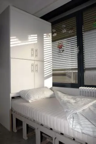 Bild: Schrankbett mit Komfort bringt Flexibilität ins Krankenhaus