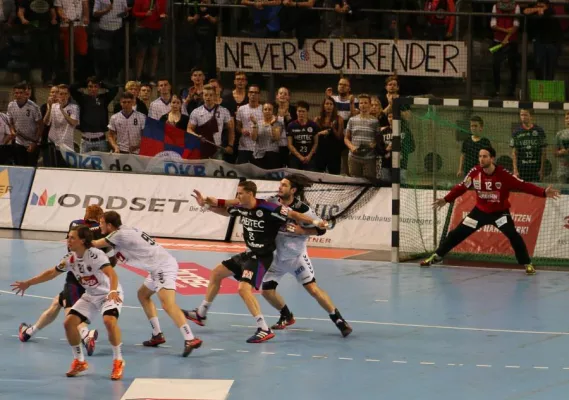Bild: HC Erlangen und Füchse Berlin trennen sich unentschieden 28:28