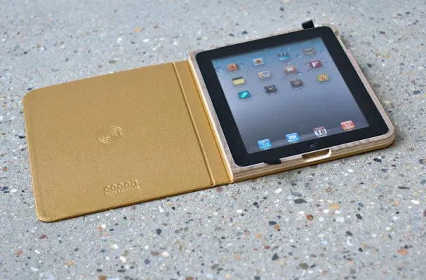 Bild: iPad 2: "cocon Berlin" präsentiert Deutschlands erste handgearbeitete Buchhülle für das neue iPad