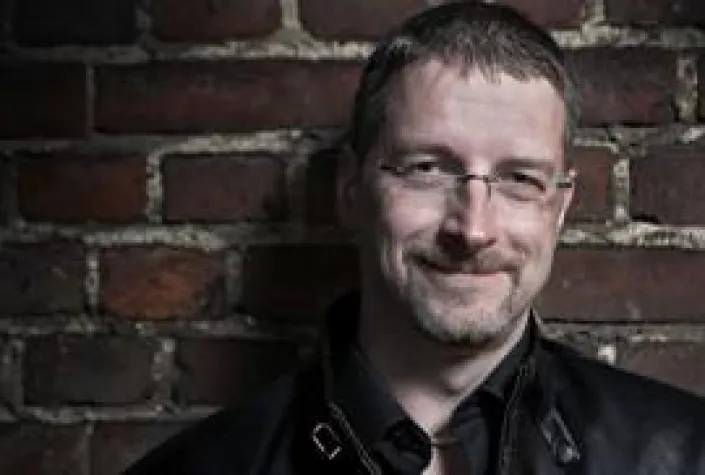 Bild: Finnland-Institut: Krimi-Autorenlesung mit Marko Kilpi – »Erfrorene Rosen – Jäätyneitä ruusuja«