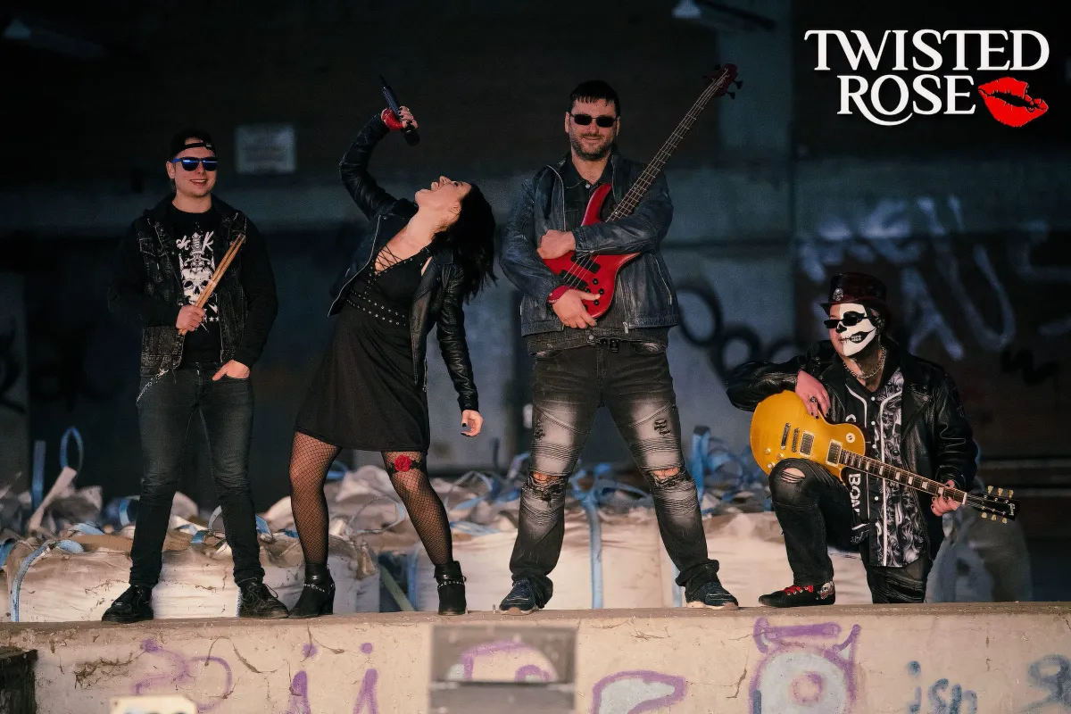 Twisted Rose - Bring Back Those Days (© Maximilian Hertwig)