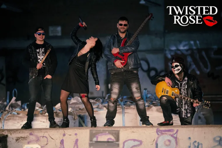 Twisted Rose sorgen mit "Bring back those Days" für Gänsehaut Bild: Twisted Rose sorgen mit "Bring back those Days" für Gänsehaut