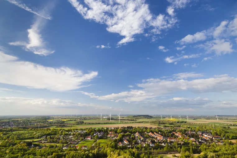 Qualitas Energy beteiligt Gemeinden am wirtschaftlichen Erfolg der Windparks mit mehr als €1 Mio. im Jahr 2023 Bild: Qualitas Energy beteiligt Gemeinden am wirtschaftlichen Erfolg der Windparks mit mehr als €1 Mio. im Jahr 2023