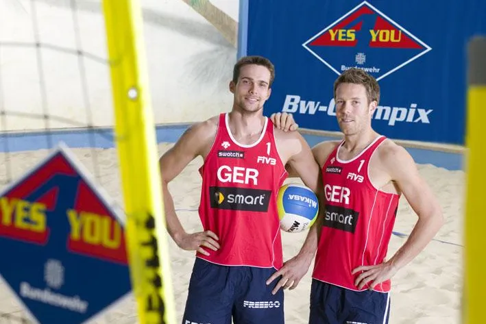 Olympia-Anwärter David Klemperer und Eric Koreng unterstützen die Bw-Olympix ’08 Bild: Olympia-Anwärter David Klemperer und Eric Koreng unterstützen die Bw-Olympix ’08